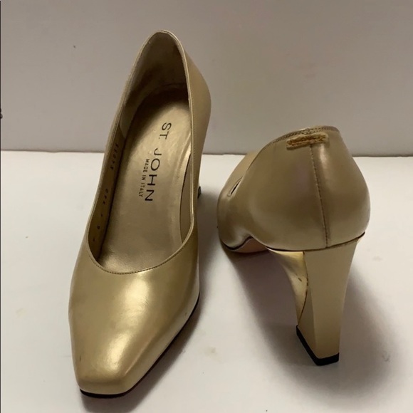 ST JOHN GOLD METALLIC PUMPS Size 6B - Picture 4 of 9